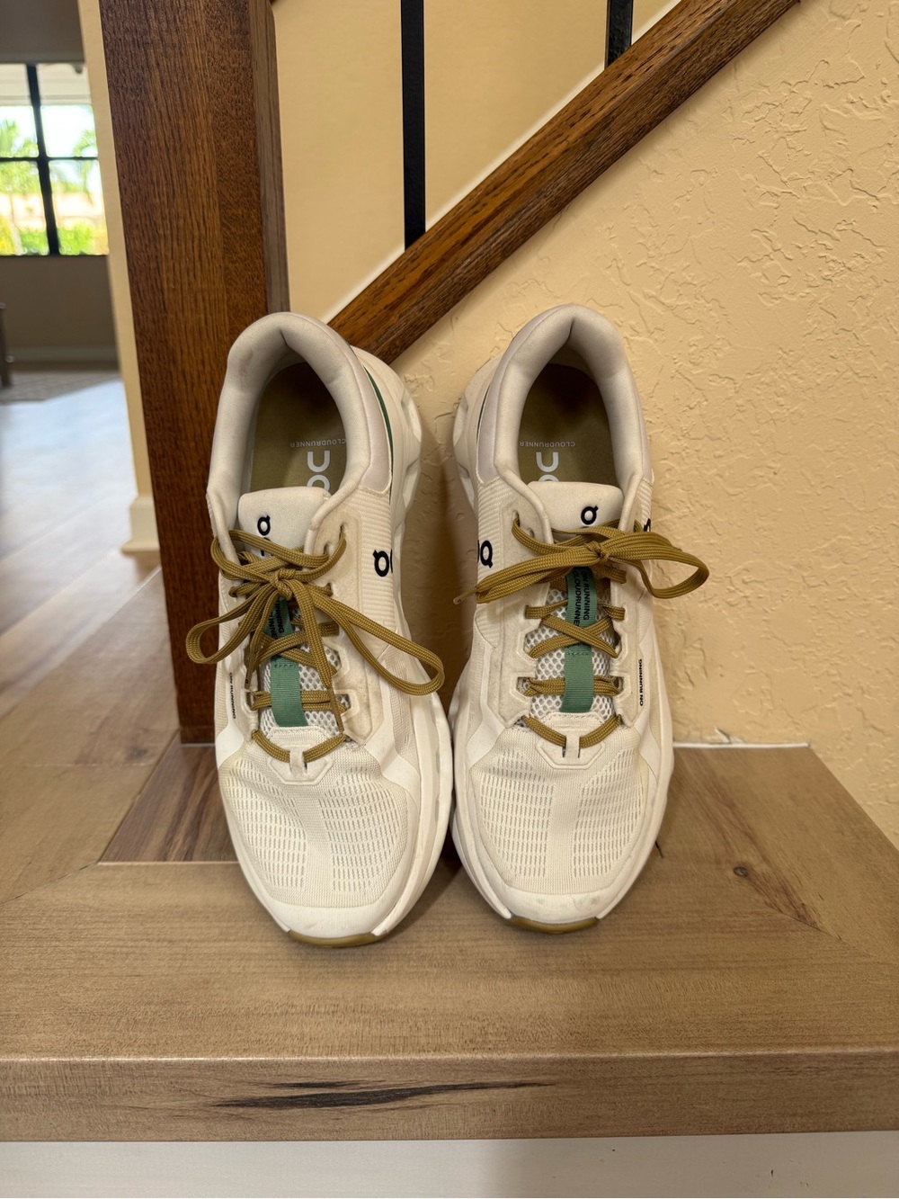 OnCloud Men’s White Sneakers with Green accent and Tan/Olive Laces- Cloudrunner